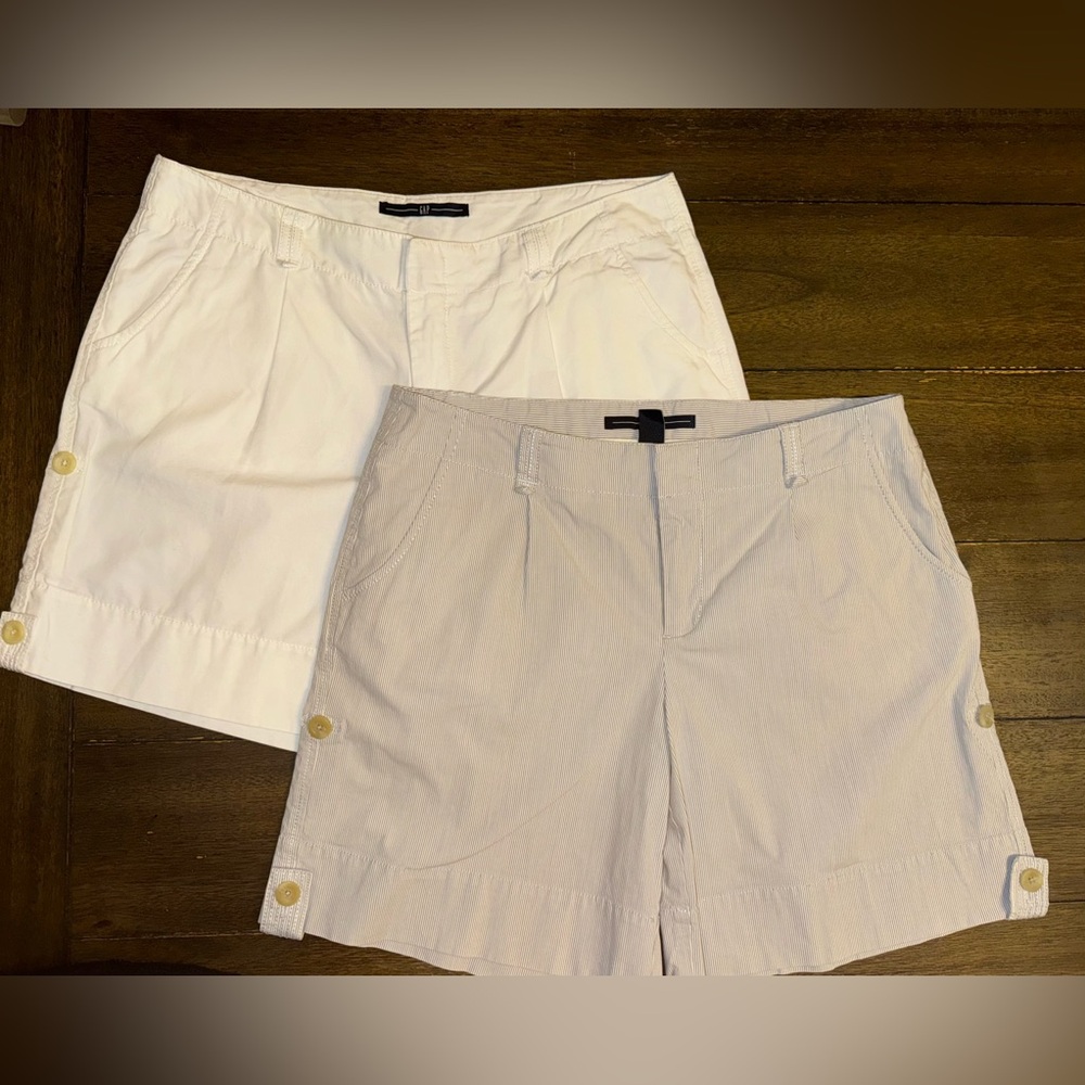 GAP Women’s Shorts Gray Stripes and White Size 10 - Picture 1 of 13